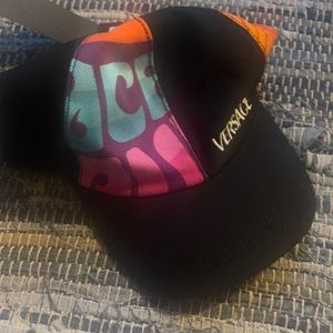 Versace hat willing to negotiate price